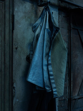 Feuer Schutz Jacke in Metallgiesserei Werkstatt