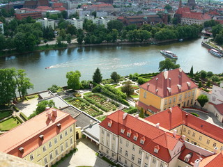Wrocław, widok na Ostrów Tumski z wieży Katedry w maju © Ewa