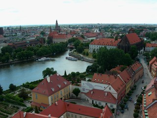 Wrocław, widok na Ostrów Tumski z wieży Katedry w maju