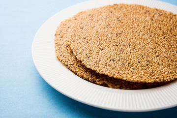 Til Roti or Tilgul rotla or papdi