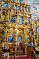 Fototapeta na wymiar The iconostasis and interior of the St. Nicholas Church in Mogilev. Belarus
