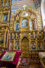 Fototapeta na wymiar The iconostasis and interior of the St. Nicholas Church in Mogilev. Belarus