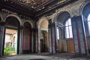 Obraz premium Abandoned overgrown interior of railway station in Sukhum, Abkhazia