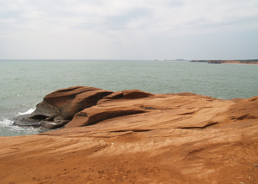 roch&eacute; rouge, les &icirc;les de la Madeleine, Qu&eacute;bec, Cananda