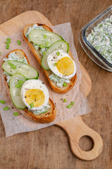 Open sandwich with vegetables