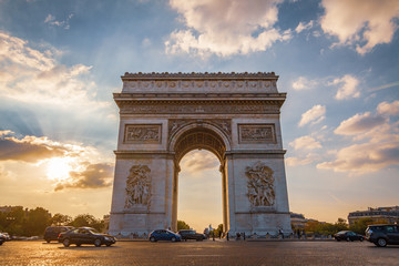 Fototapeta na wymiar arch of triumph in paris