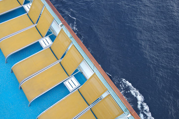 Sonnendeck auf Kreuzfahrtschiff