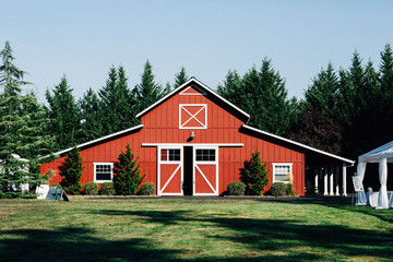 large red barn during day