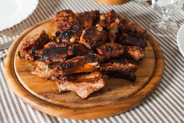 Grilled ribs, marinated with honey and mustard