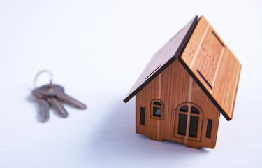 Obraz na płótnie Canvas house keys on a wooden background