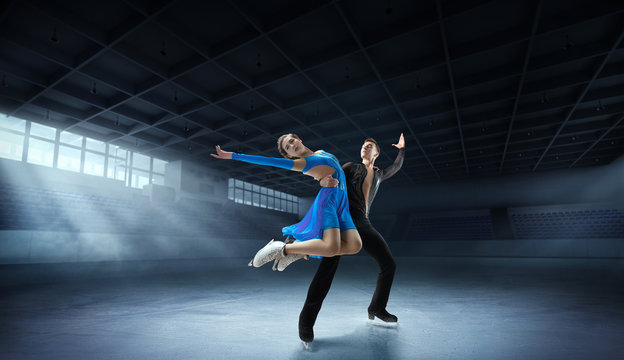 Figure skating couple - Powered by Adobe