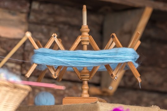 old winder of wool