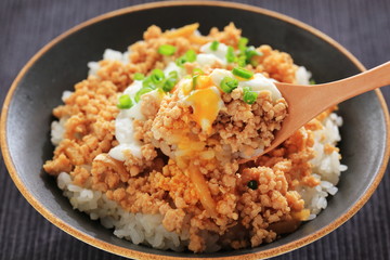 鶏そぼろ丼