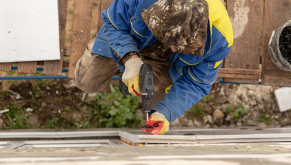 Thermal insulation of walls in the house foam