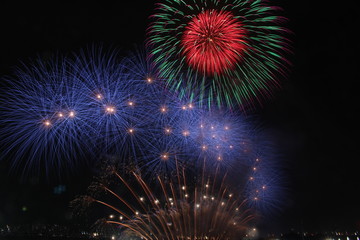 スイカ柄の花火大会