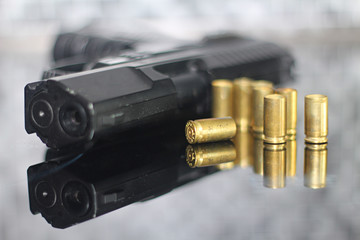 9 mm gun with ammo