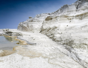 Fototapeta na wymiar White rock cliff