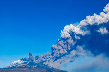 The spectacular eruption of Etna on December 24, 2018