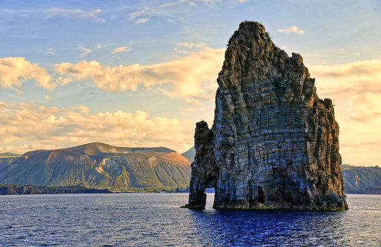 Faraglioni-Felsen bei Lipari
