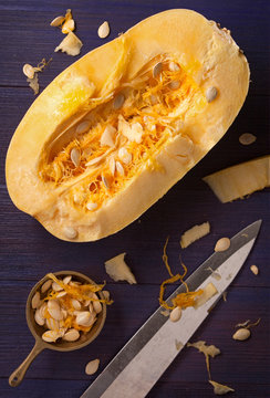 Cutting Of A Spaghetti Squash 