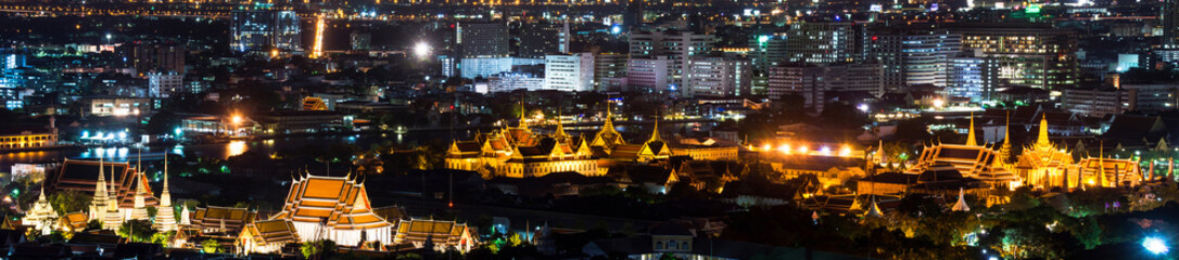Fototapeta na wymiar Bangkok City Chao Phraya River paonrama