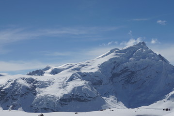 Fototapeta na wymiar snow covered mountain Nepal