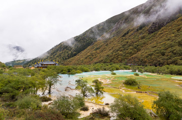 Fototapeta na wymiar huanglong nationalpark china