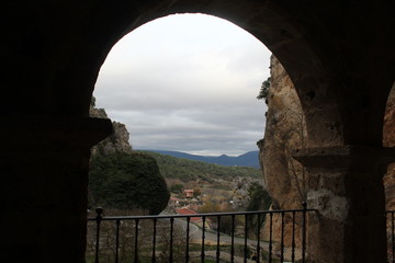 vista desde ermita de santa maria de la hoz,tobera,frias,las merindades,burgos,españa - obrazy, fototapety, plakaty