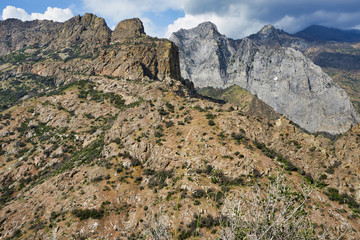 Fototapeta premium View of the tops of the mountains, Sequoia National Park, USA