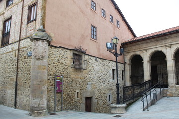 acceso a ,parroquia de santa cruz,medina de pomar,las merindades,burgos,castilla y leon,españa