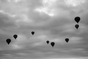 Montgolfières dans le ciel de Bagan