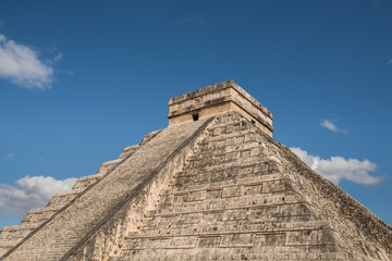 Fototapeta na wymiar Chichén Itzá-Templo Kukulcáhn