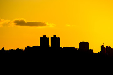 Obraz premium sunset in the neighborhood of freedom in belo horizonte