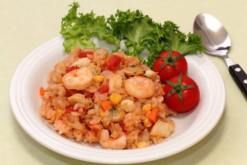 トマトとシーフードの炊き込みご飯