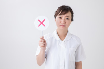 白衣の女性