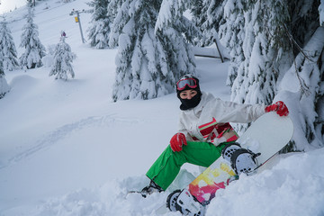 Fototapeta na wymiar woman snowboard snow sports winter.