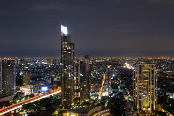 Fototapeta na wymiar Bangkok city skyline metropolis Cityscape night in Thailand Asia 