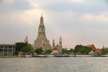 Naklejka premium temple in bangkok thailand