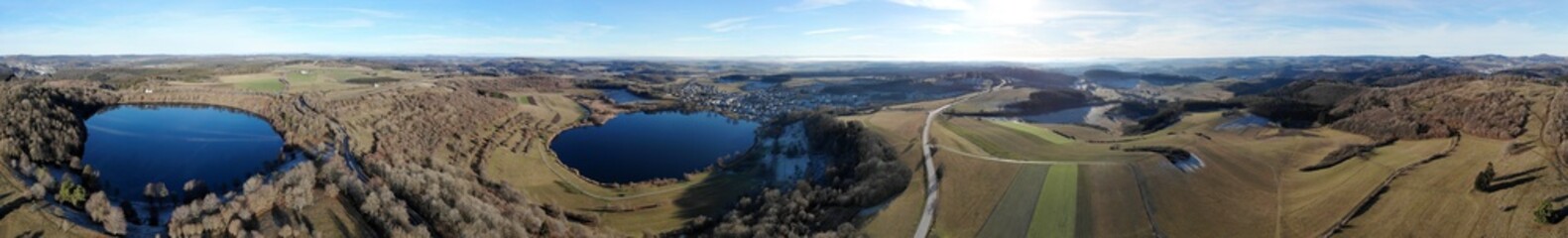 Panorama Weinfelder & Schalkenmehrener Maare
