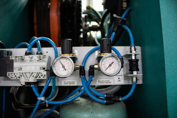 A manometer of testimony of pressure of air is in an industrial equipment..