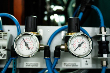 A manometer of testimony of pressure of air is in an industrial equipment..