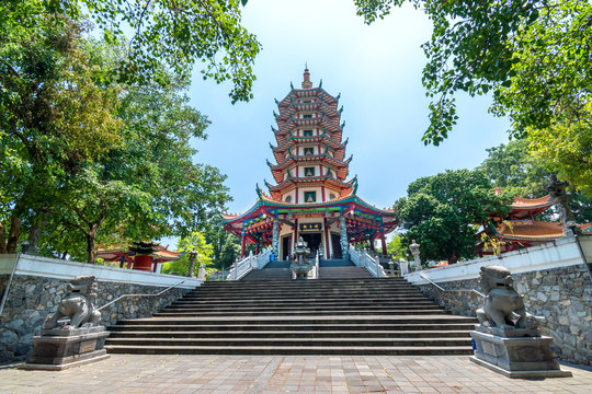Vihara Buddhagaya Watugong, Pagoda Avalokitesvara, Semarang, Central java