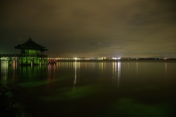 夜明け前の琵琶湖の情景