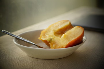 焼きりんごの断面(3)