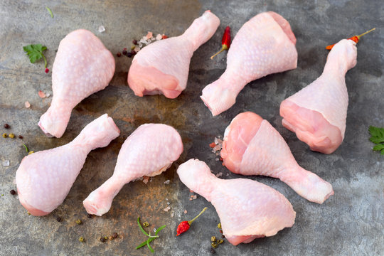Rohe H&auml;hnchen-Schenkel