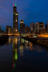 Obraz premium Chicago skyline at night