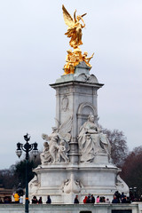 Fototapeta na wymiar Victoria Memorial de Londres