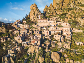 Paese abbandonato in montagna Pentedattilo frazione di Melito di Porto Salvo. Calabria