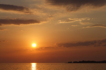 Fototapeta na wymiar Sonnenuntergang auf der Segeltörn