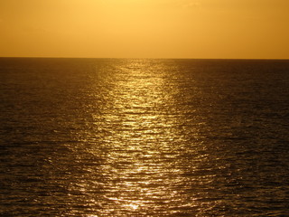 Obraz premium Coucher de soleil sur la mer - lumière du soleil